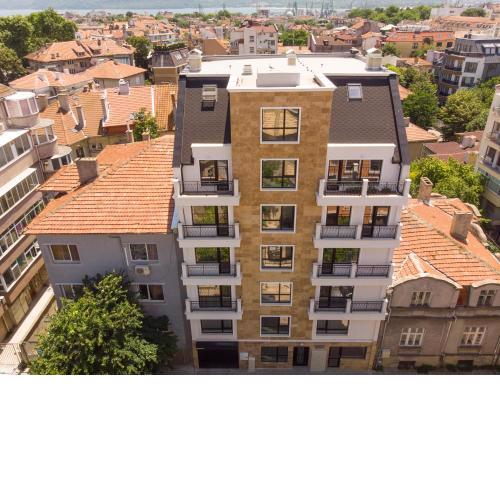 La Familia Apartments