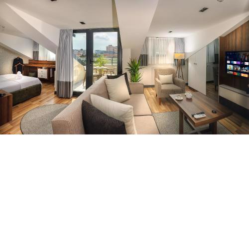 La Mia Suites