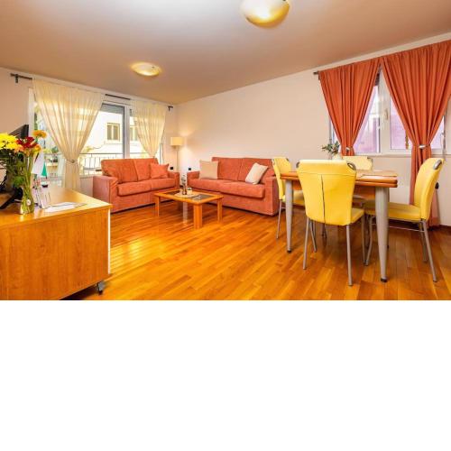 La Primavera Spacious Apartment