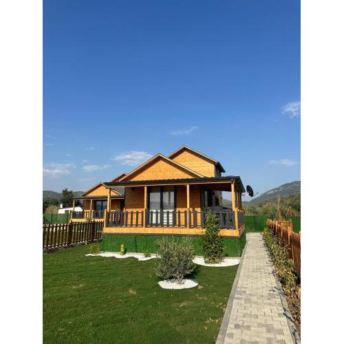 Lake House Kayacık