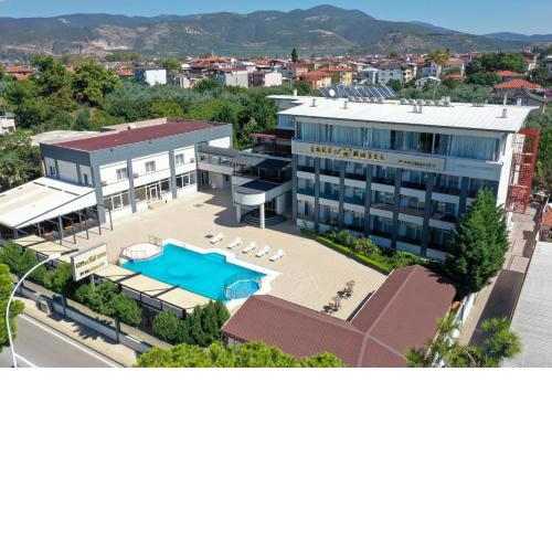 Lake Life Hotel