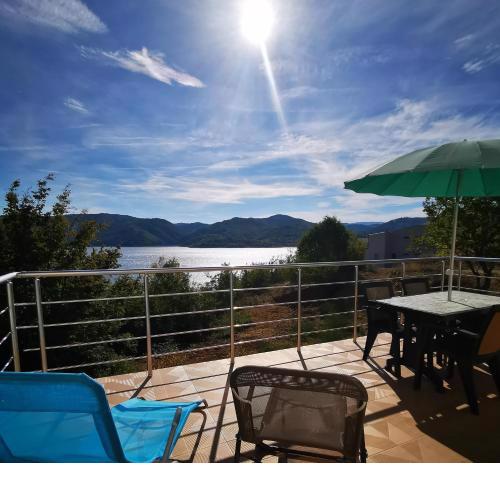 Lakeview Estate Chalet