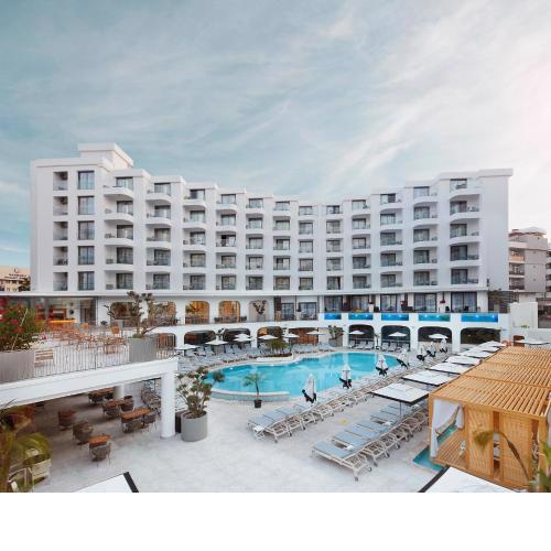 Lalila Blue Suites