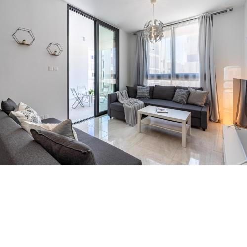 Lana 1-Bedroom Apt in Larnaca