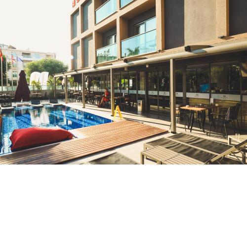 Laren Sea Side Hotel Spa