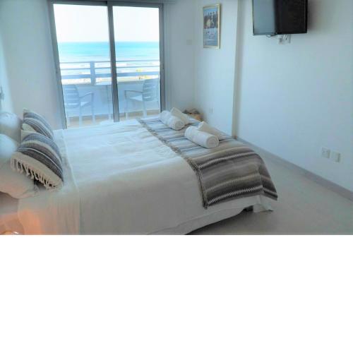 Larnaka Seaview Luxury Suites