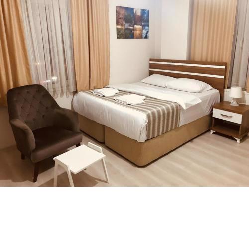 Larok Hotel