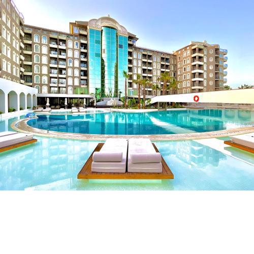 LAUR HOTELS Experience & Elegance
