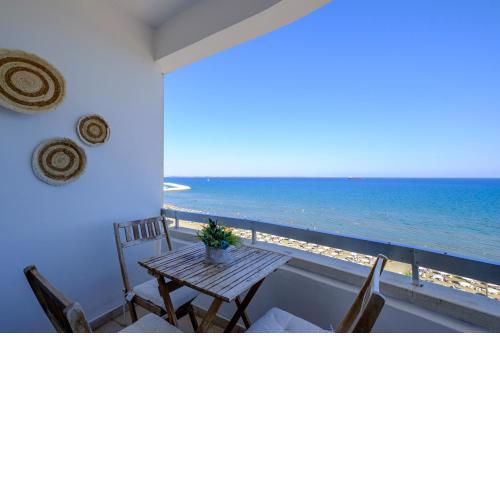 Lazuli Sea View Beachfront- Ap 61