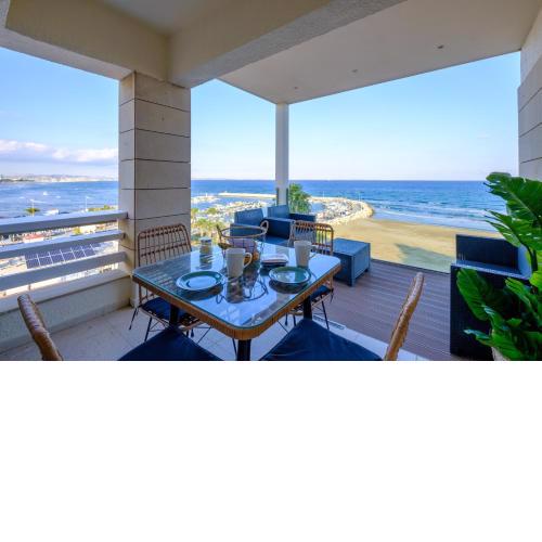 Lazuli Sea View Beachfront Ap 254