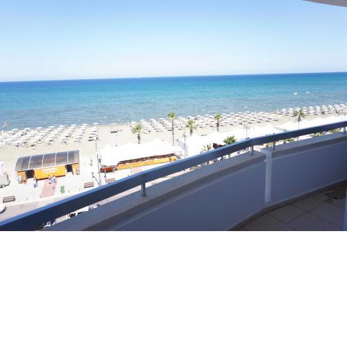 Lazuli Sea View Beachfront Ap 43