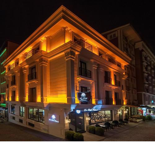 Le Petit Palace Hotel - Special Category