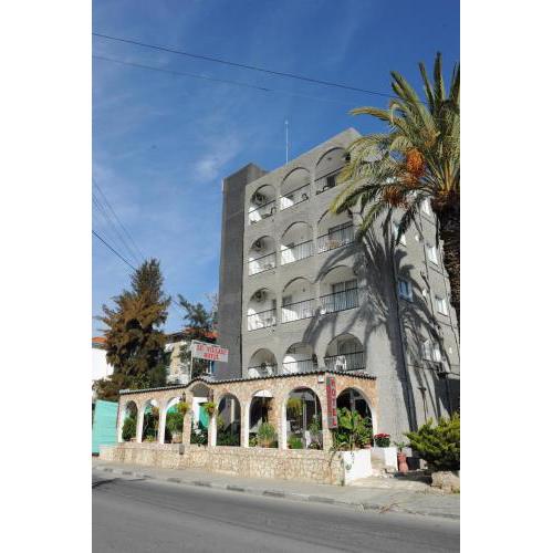 Le Village Hotel