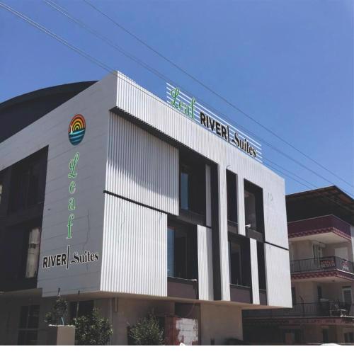 Leaf River Suites