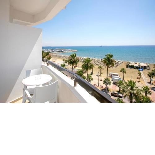 Les Palmiers Beach Boutique Hotel & Luxury Apartments
