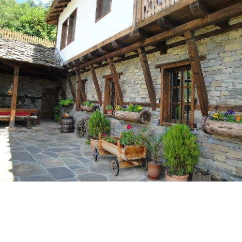 Leshten Valentin's House