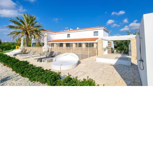 Leto 13 Villa