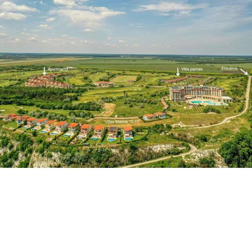 Lighthouse Luxe Estate Apart & Villas