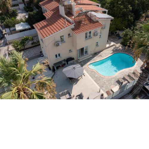 LightHouse Pool Villa