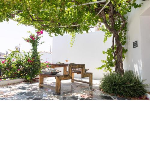 LIMASSOL AKROTIRI VINE COTTAGE a