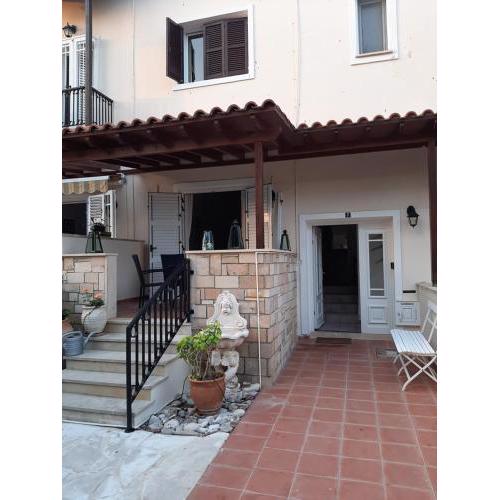 Limnaria Deluxe Maisonette