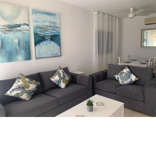 Limnaria Gardens - modern sunny 2 bed apartment