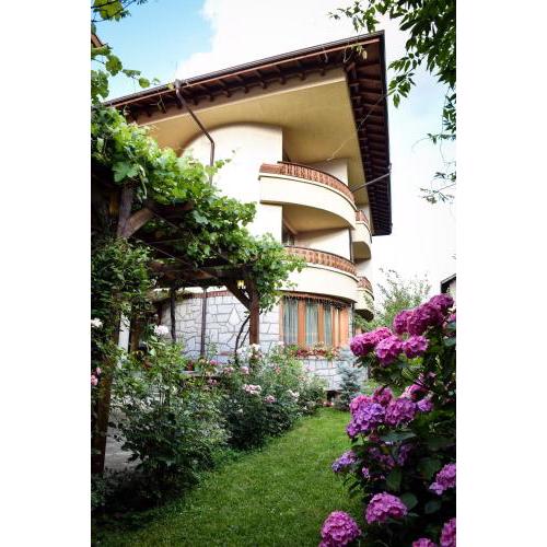 Lina Hotel