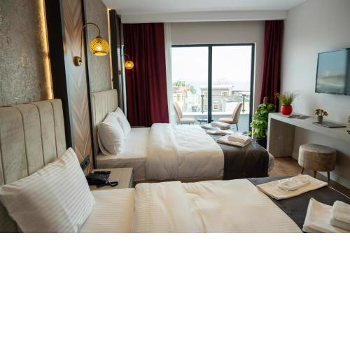 Linda Port Hotel