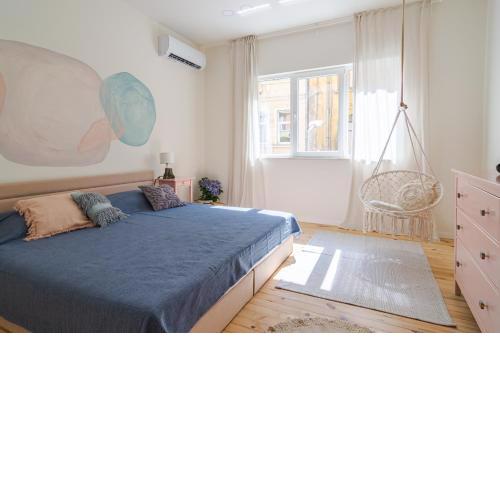 Little Perfection - Super King Size Bed - WiFi 200 Mbp