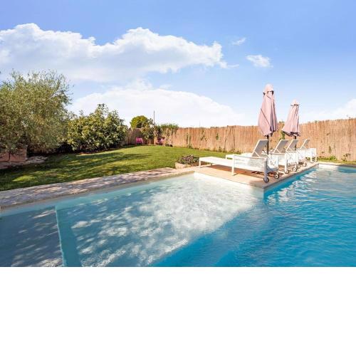Lively holiday home in Fraga with private pool