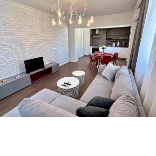 LOCATION ! LOCATION ! LOCATION ! City Garden View Apartment