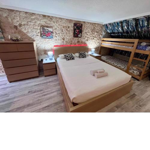 Loft en planta baja con terraza frente al MAR