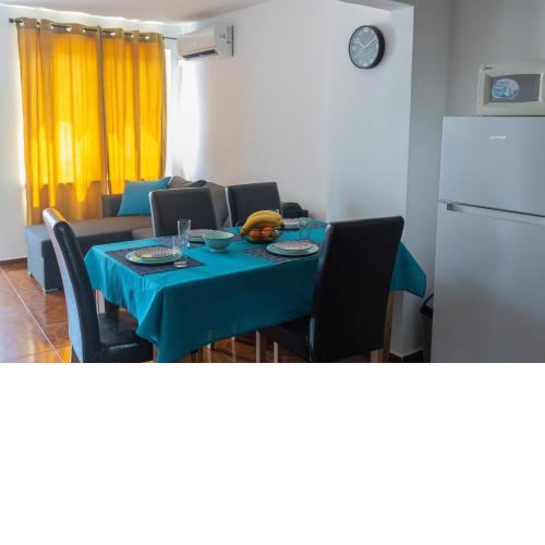 Lovely 1BD Flat near the Sea Garden