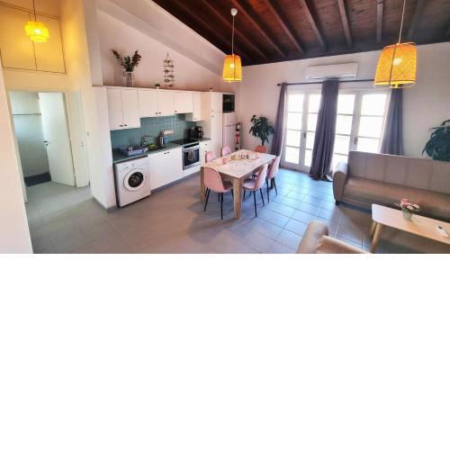 Lovely 1BR in Old Town - City Center & 4min to Beach