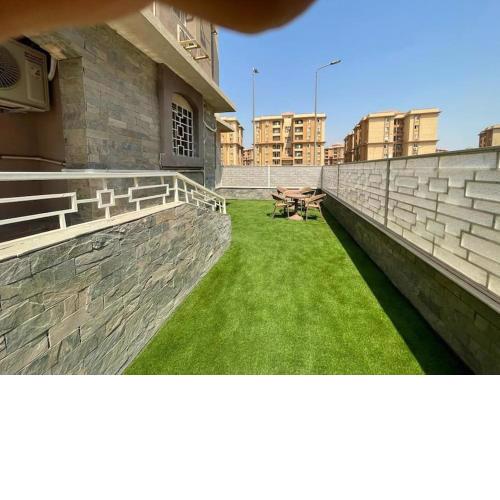 Lovely 3 bedroom ground floor flat. Private garden