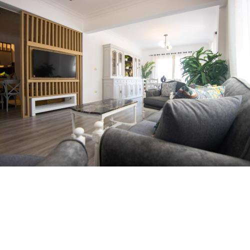 Lovely 3BR Apartment in Heart of Mohandseen