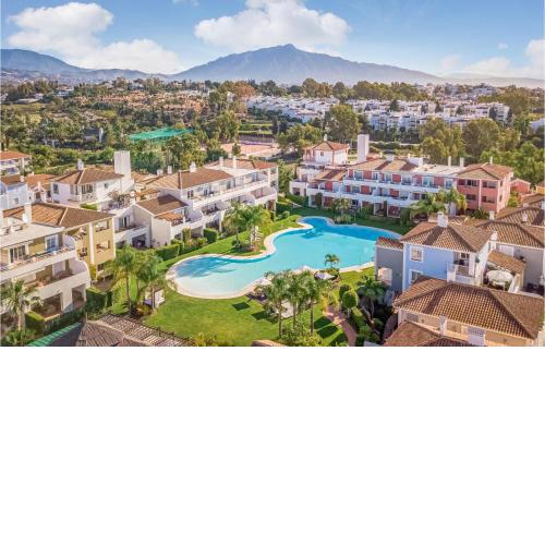 Lovely Apartment In Estepona With Wifi