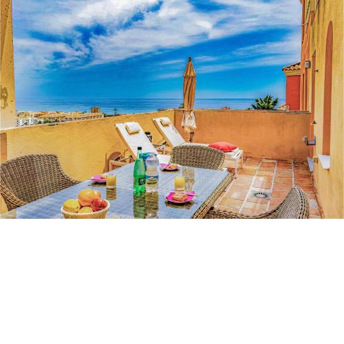 Lovely Apartment In Manilva With Kitchen