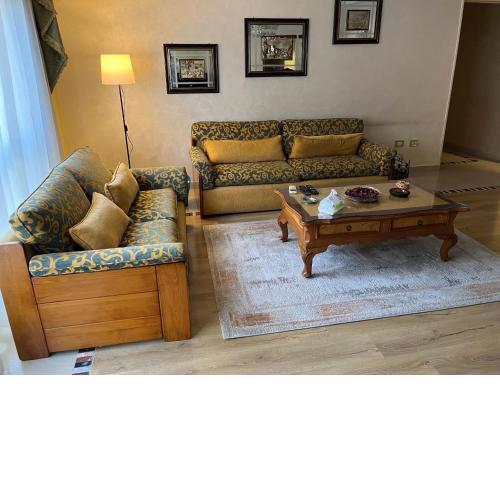 Lovely furnished 2-bedroom apartment with balcony