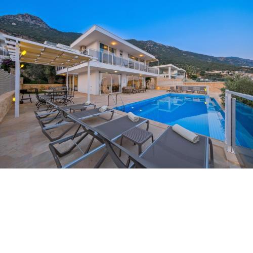 Lumiere Villas 2