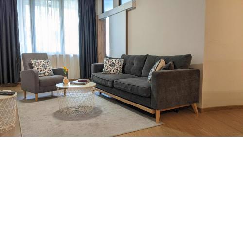 Lux 1 Apartment with Free Parking