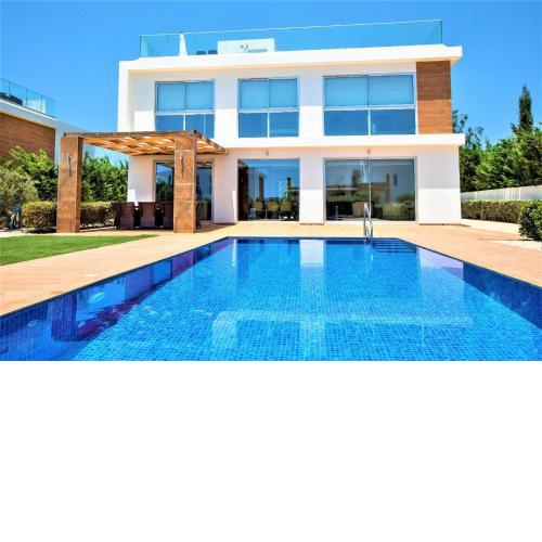 Luxuriöse Villa mit privatem Pool und Whirlpool