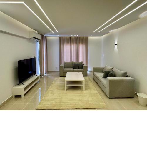 Luxurious 2 Bedrooms In Rehab City