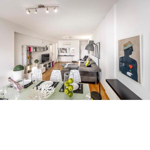 Luxurious Bright & Stylish 2BR with Office in Nicosia