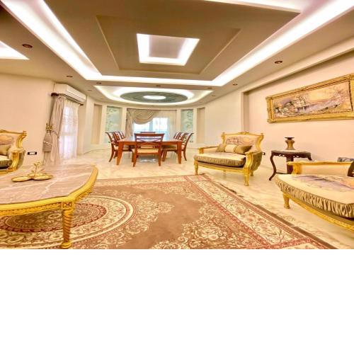 Luxurious New Cairo City Near AUC Families Only