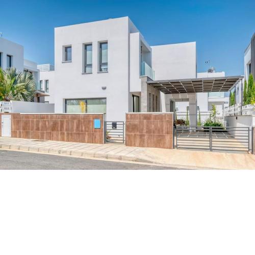 Luxurious Villa Alasia in Paralimni