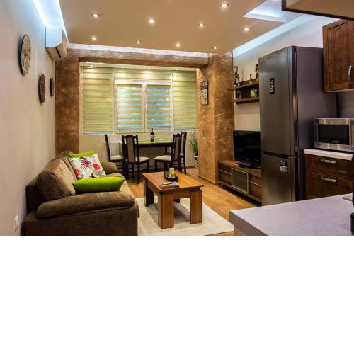 Luxury 2 bedroom,2 bathroom apart ,free parking