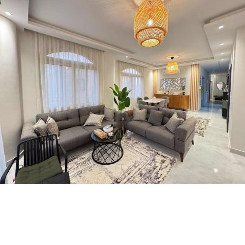 Luxury 2BR Apartment West Somid, Giza