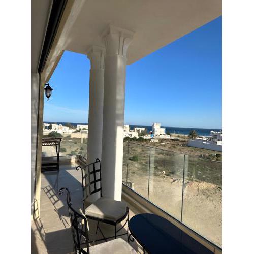 Luxury 3 Bedrooms Apartment Sea View