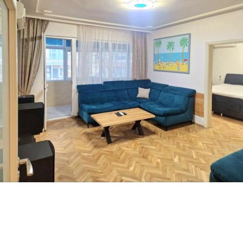 Luxury and Comfortable Central Apartment with Parking